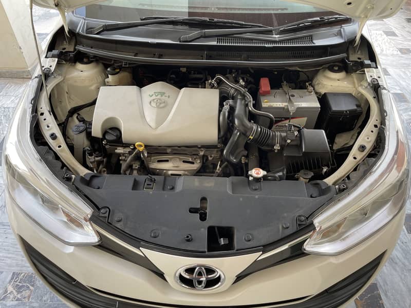 Toyota Yaris 1.3 ATIV 2022 Model Total Genuine. 8