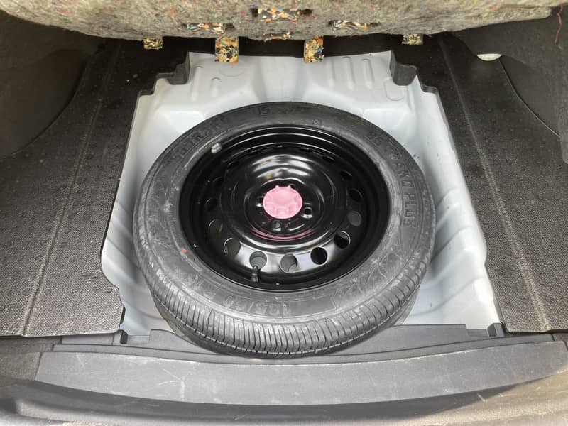 Toyota Yaris 1.3 ATIV 2022 Model Total Genuine. 10