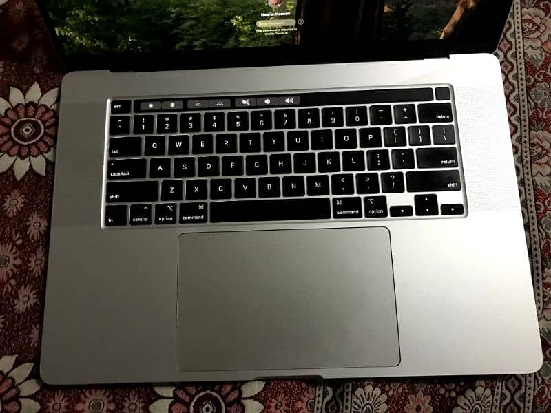 MacBook pro 2019 1