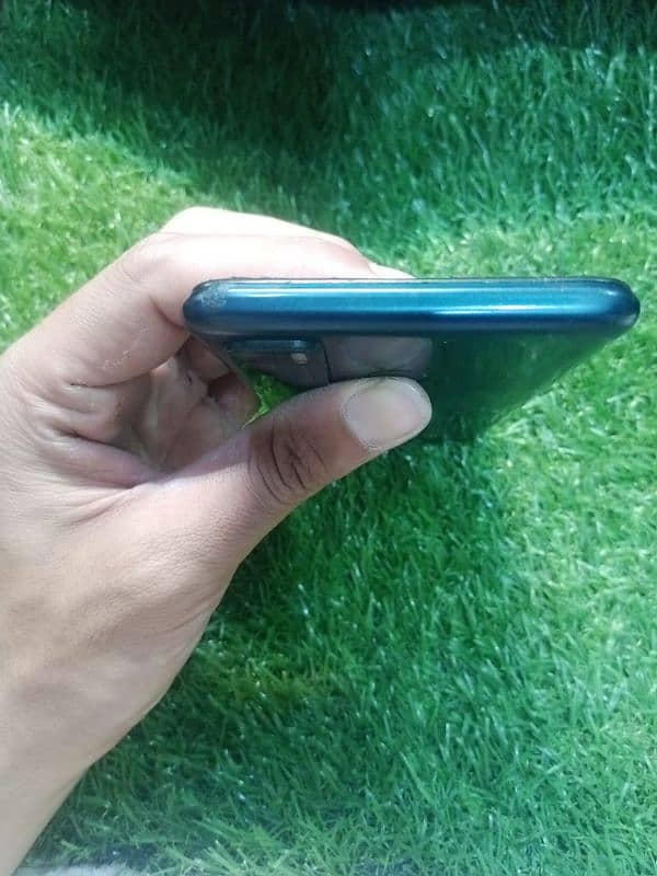 Tecno cemon 15 fingre not working back change 4/ 64GB. 3