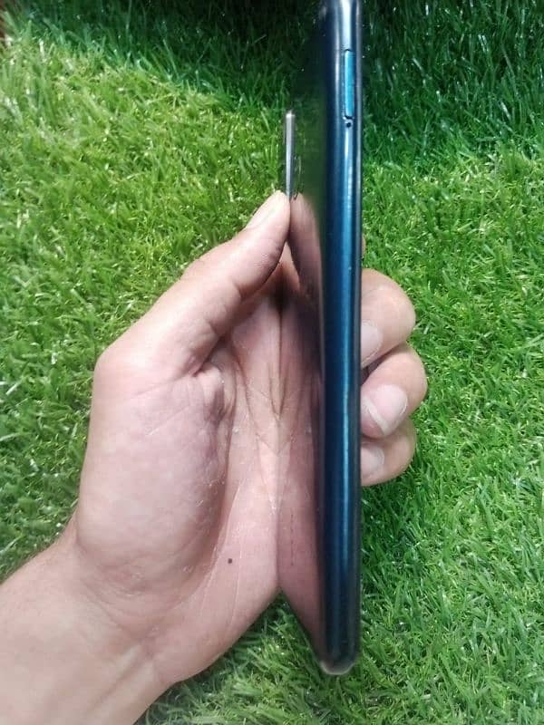 Tecno cemon 15 fingre not working back change 4/ 64GB. 5