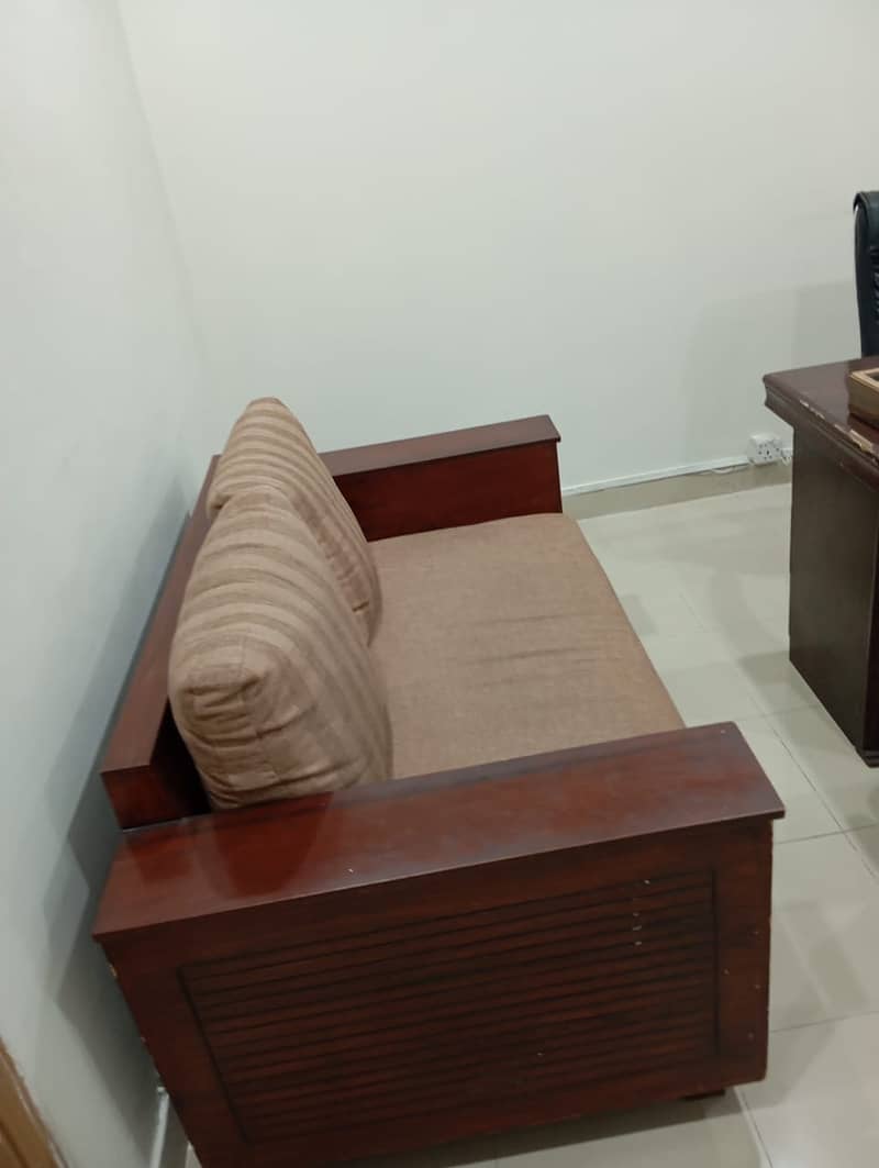 For Sale Resonable Price Office table with chairs 3