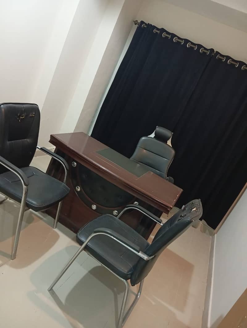 For Sale Resonable Price Office table with chairs 8