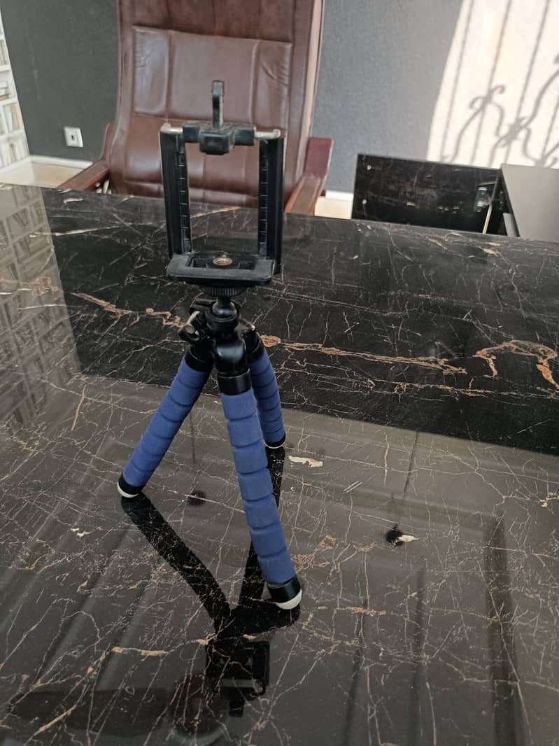 Mobile Tripod (Mobile Stand) 0