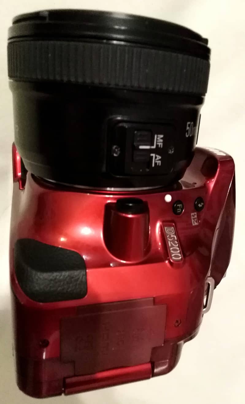 Nikon D5200 with 50mm & 18-105mm Low Shutter Count 1st Owner with Box 6