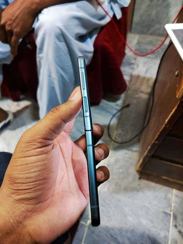 Samsung zflip 3 clear display 3
