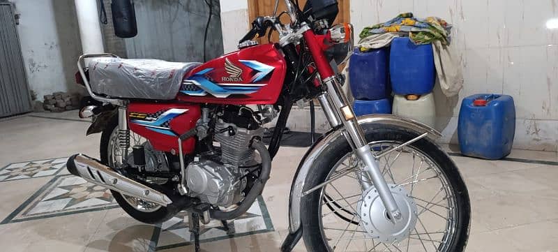 Honda cg 125 Whatsapp number 03153230999 5