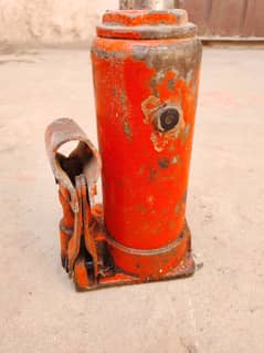 Hydronic jack