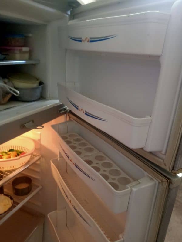 waves Refrigerator, genuine condition 9/10 4