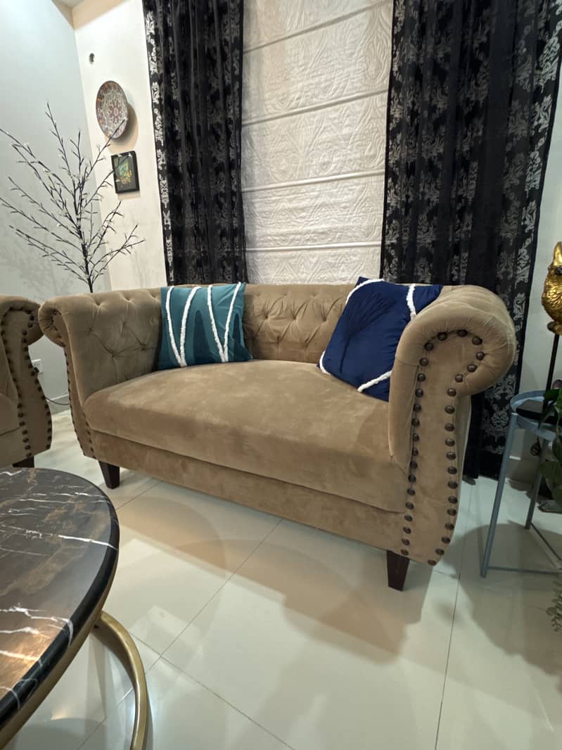 Elegant 6-Seater Sofa Set for Sale 0