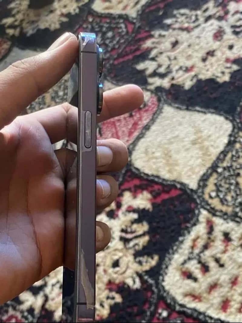 Apple iPhone 14 Pro 0