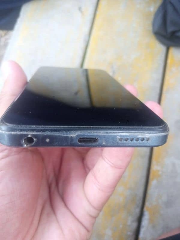 Tecno spark Go 2024 bikul new condition main Hain 3