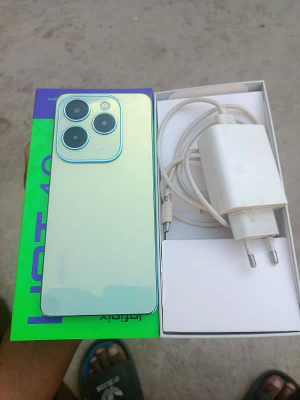 10/10 all ok with box charger infinix hot 40 8+8 256G 0