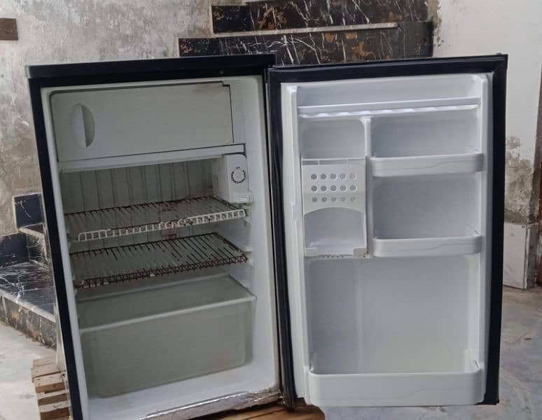 Orient Refrigerator (03126165645) 1