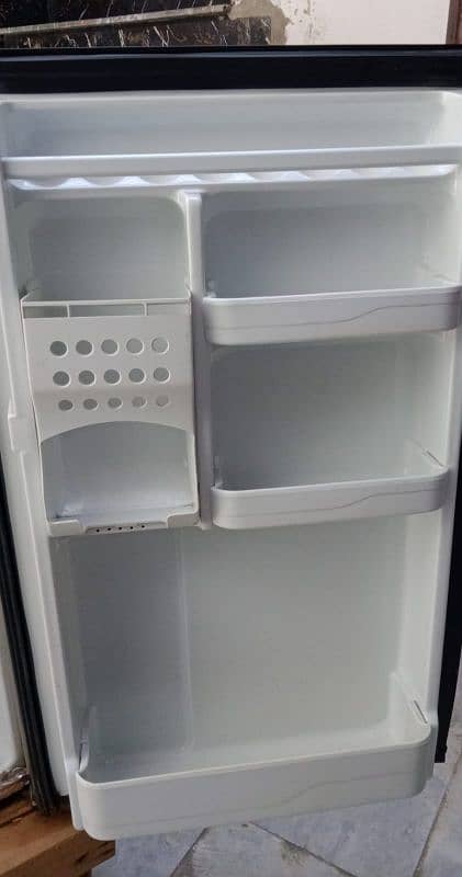 Orient Refrigerator (03126165645) 3