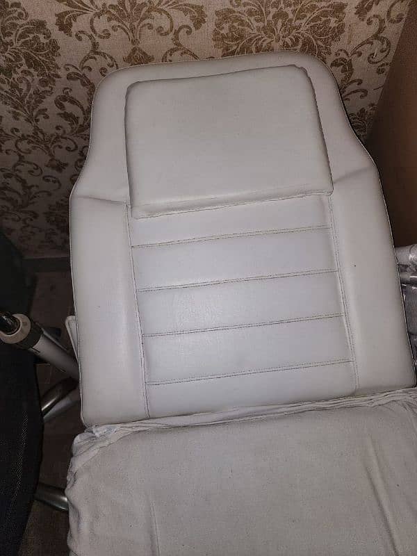 Hydrolic bed cum chair 3