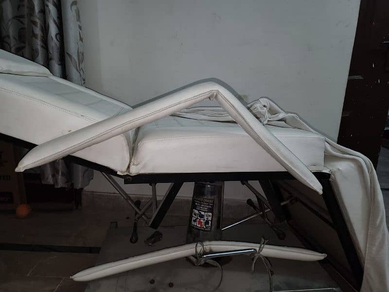 Hydrolic bed cum chair 4