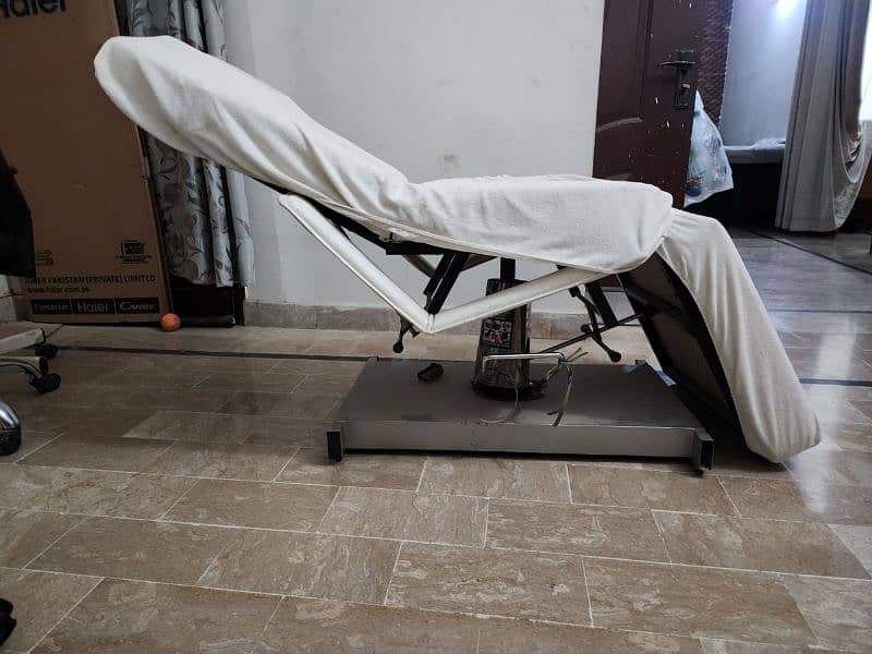 Hydrolic bed cum chair 7