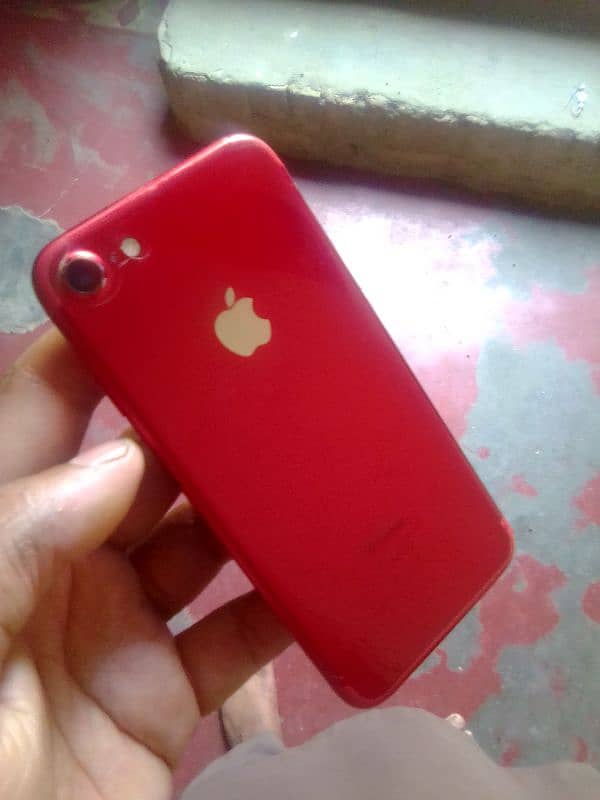 iPhone 7 red eddition 0