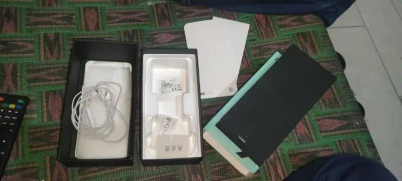 oppo Reno 6)-8+8/128 (with complete box) 3