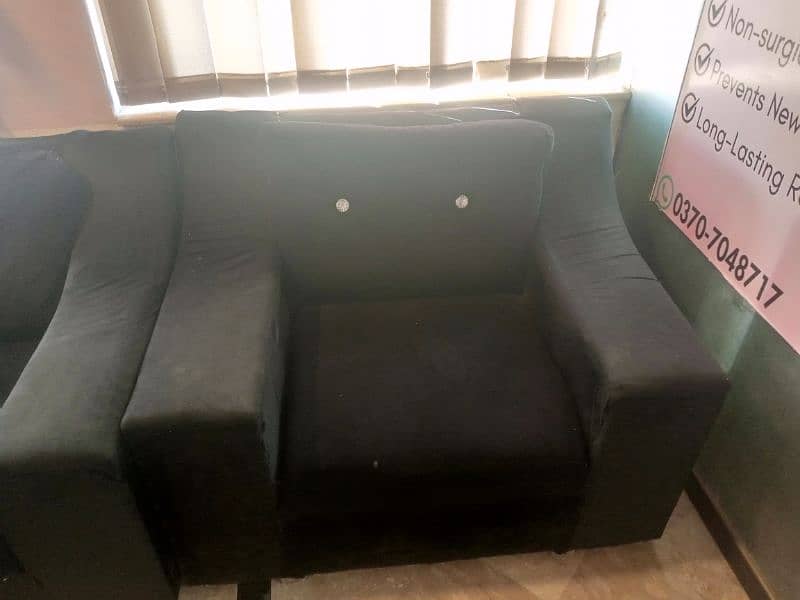Sofa set and 2 chairs 2