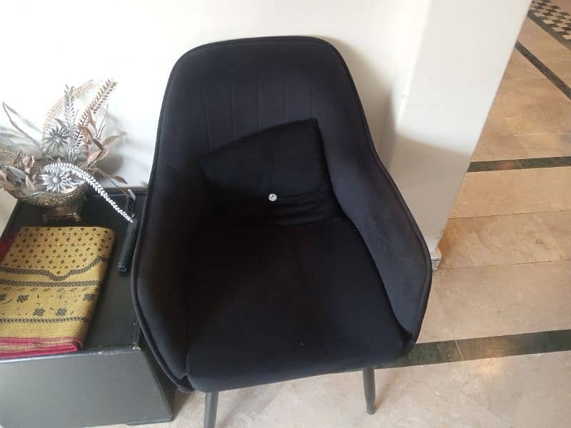 Sofa set and 2 chairs 3