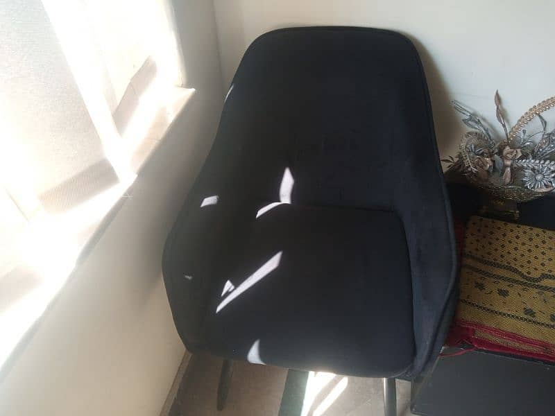 Sofa set and 2 chairs 4