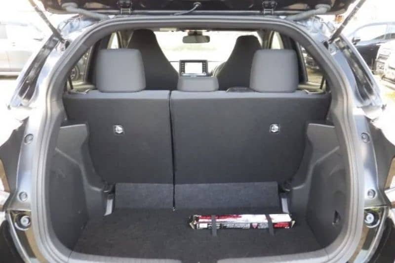 Toyota Yaris 2021 4