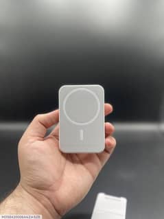 Wireless 20000mah Powerbank -Compatiblefor both Android and iOS