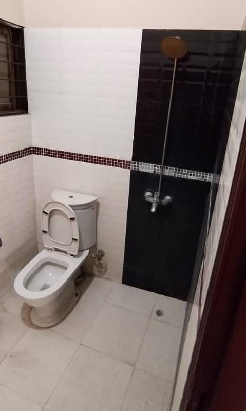 05 Marla Beautiful independent House Available For Rent in DHA Phase 5, B Block Lahore Cantt. 3