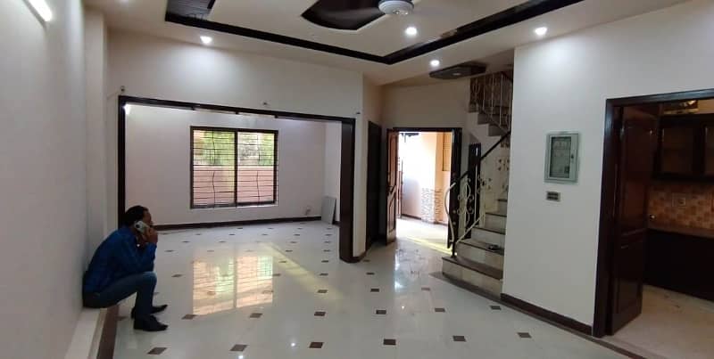05 Marla Beautiful independent House Available For Rent in DHA Phase 5, B Block Lahore Cantt. 6