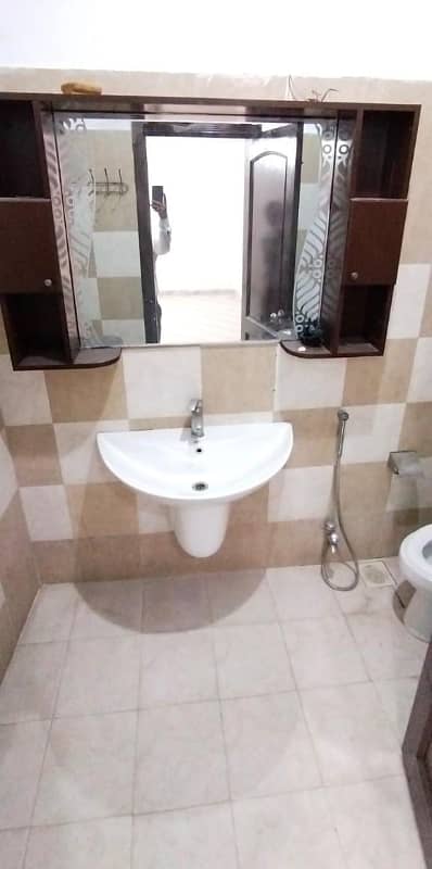 05 Marla Beautiful independent House Available For Rent in DHA Phase 5, B Block Lahore Cantt. 9