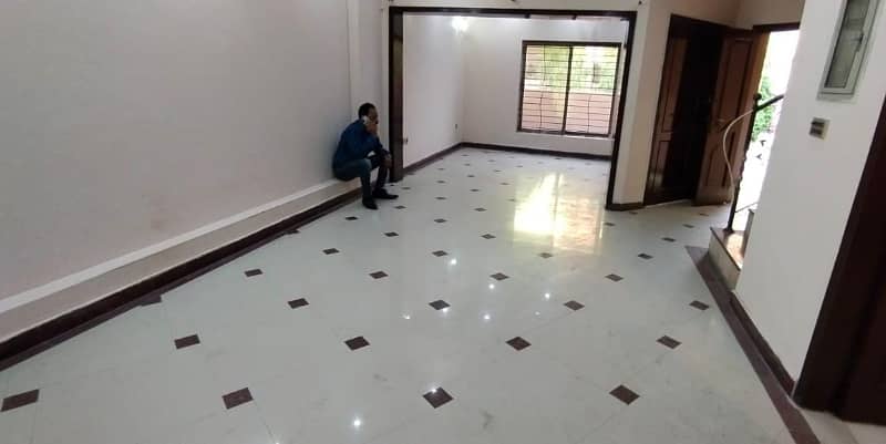 05 Marla Beautiful independent House Available For Rent in DHA Phase 5, B Block Lahore Cantt. 13