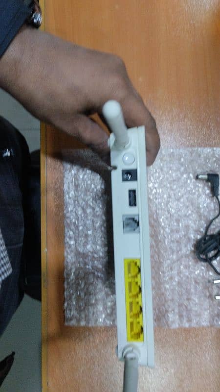 HG8546M fiber optic WiFi Router Epon Gpon Xpon Supported 1