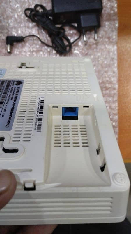 HG8546M fiber optic WiFi Router Epon Gpon Xpon Supported 2