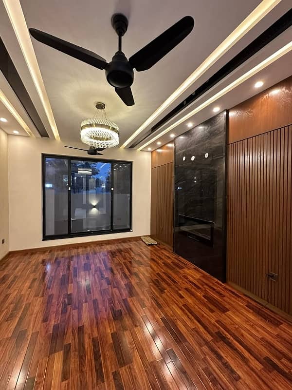 20 Marla Facing Park 5 Years 5 Years Old House For Sale 32