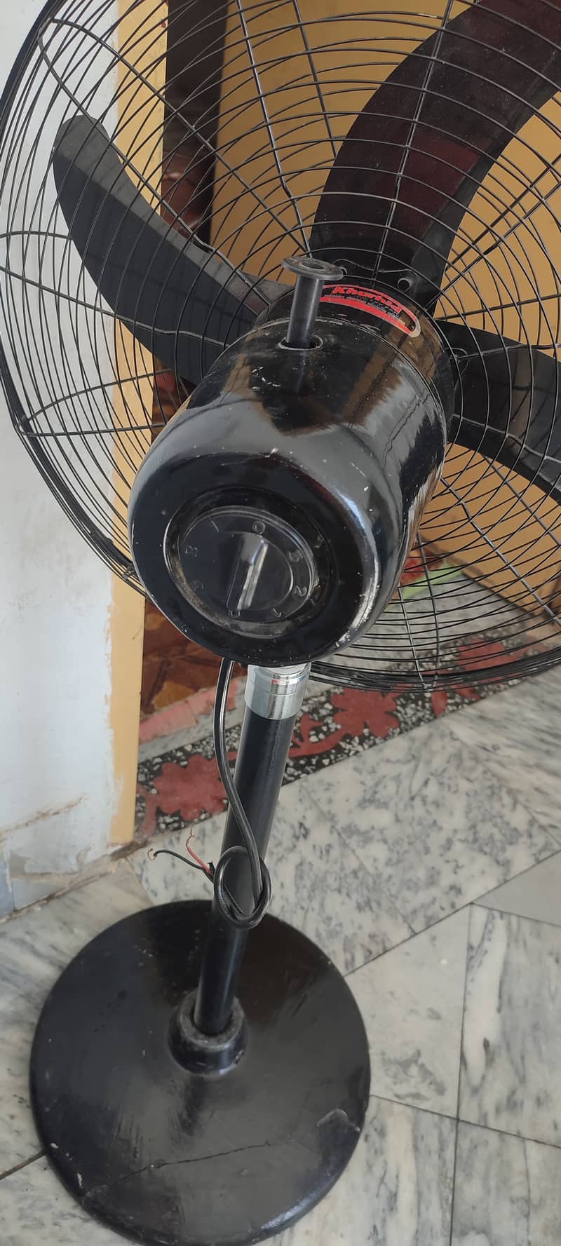 12 v Dc Pedestal Fan New Condition. 1