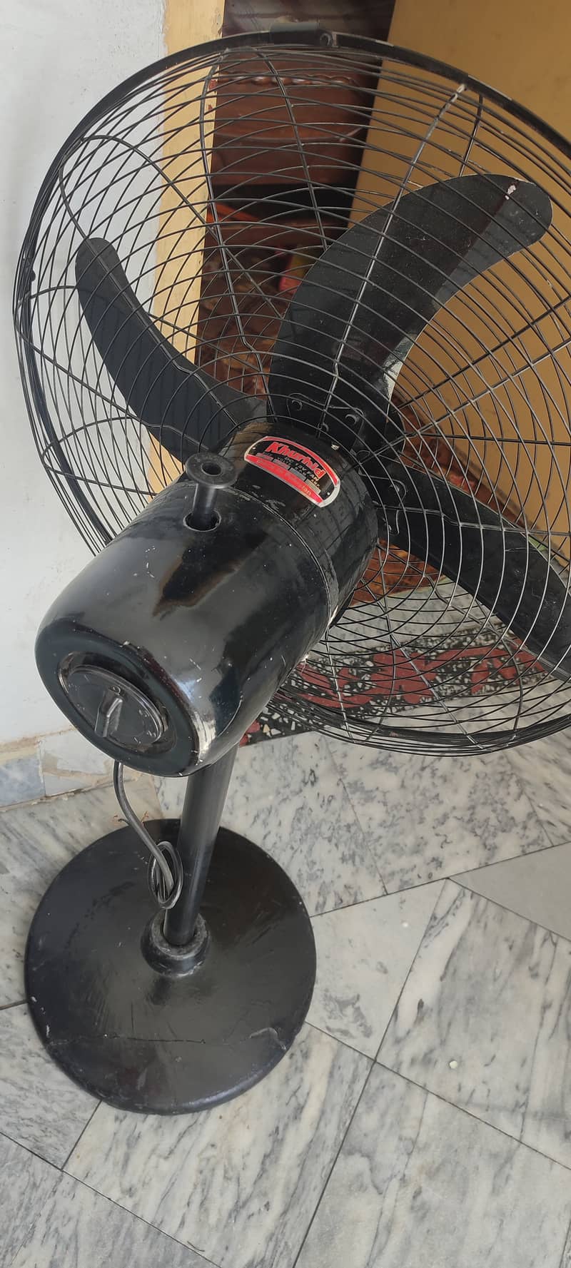 12 v Dc Pedestal Fan New Condition. 4