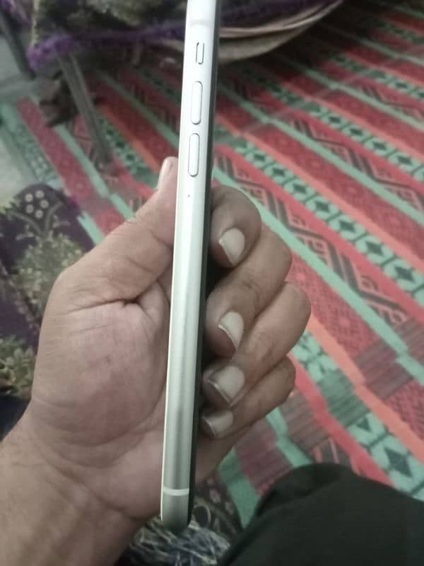 I Phone 11 in lush new condition non pta B. H 90% 2