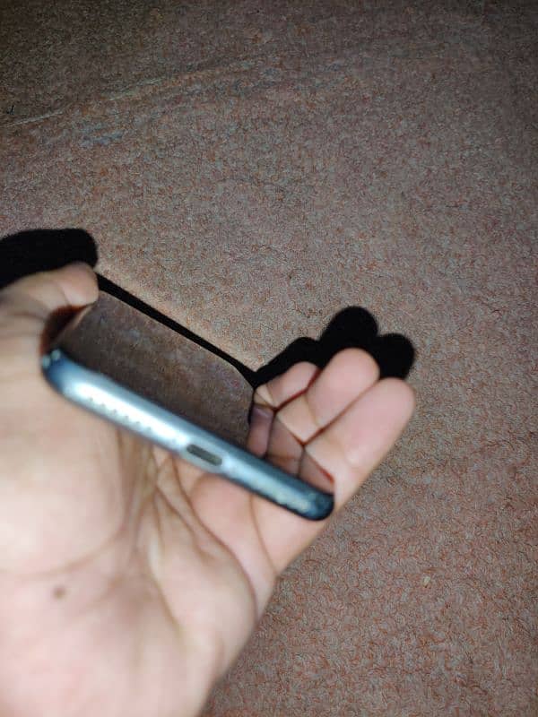 iPhone 8 64 Gb 3