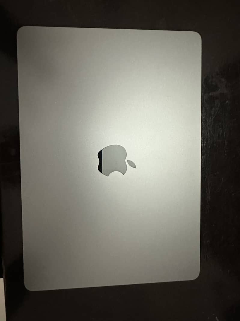 MacBook Air 13” M2 512GB 8GB ram 2