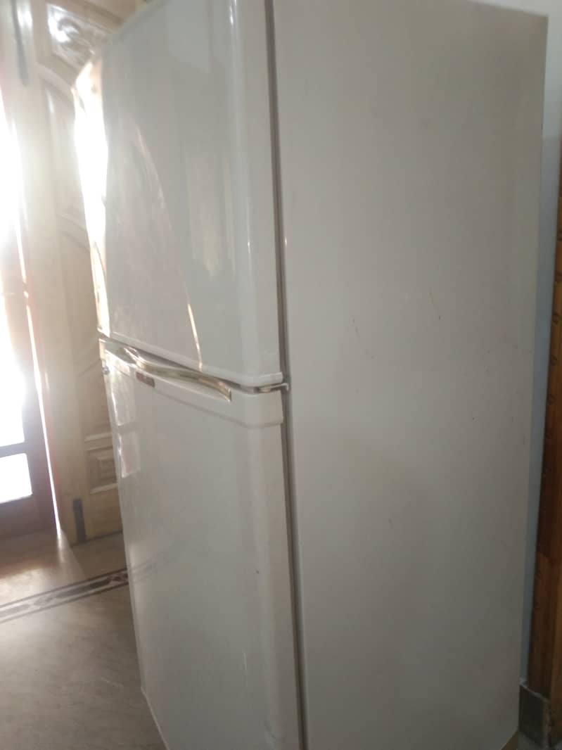 Dawlance fridge 9199-2WB model 2