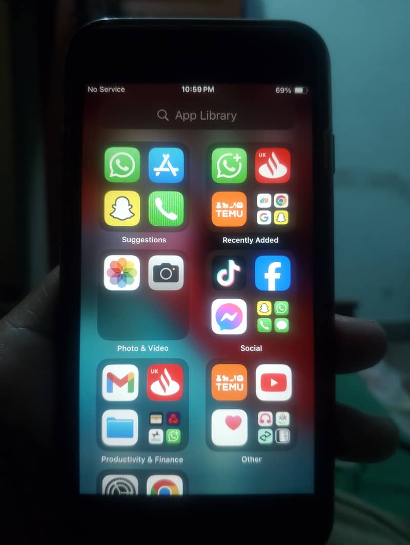 iPhone SE 2020 good condition non p . . . 2