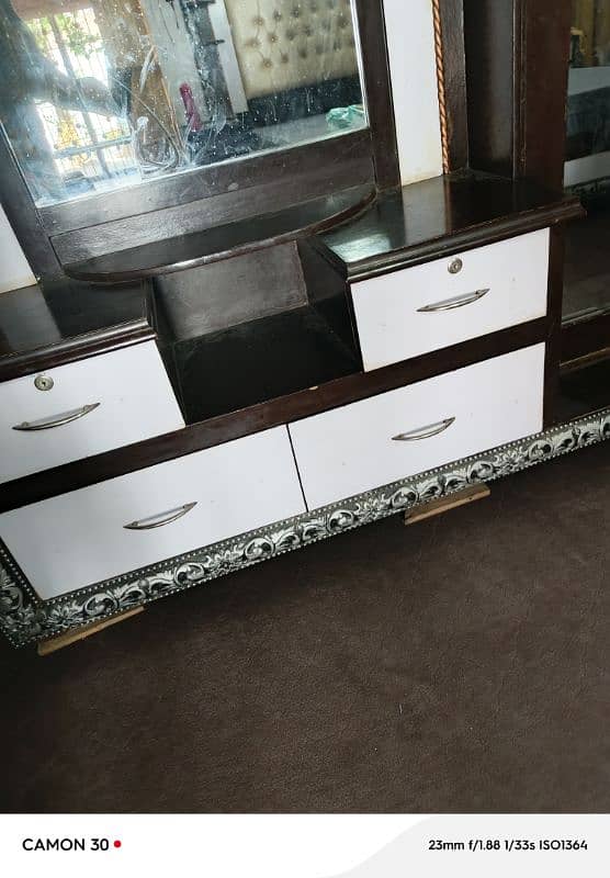 Dressing Table available for sale 3