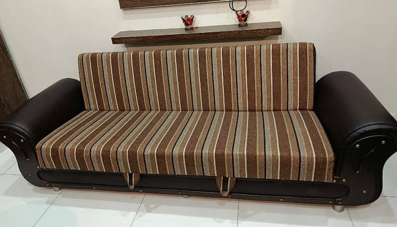 Original molty foam sofa come bed for sell 0