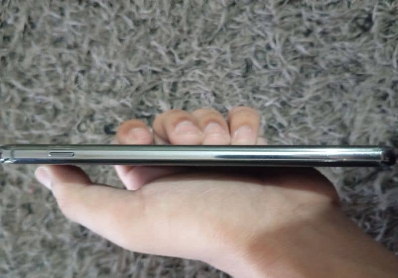 Samsung S10+ 8/128 GB With Box 3