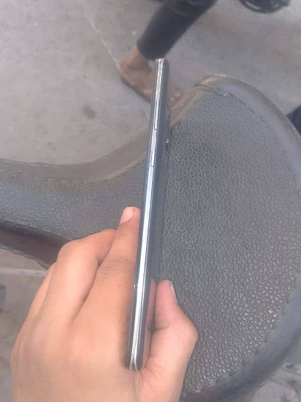AQUOS zero2 256 store 8gb Ram finger not working 1