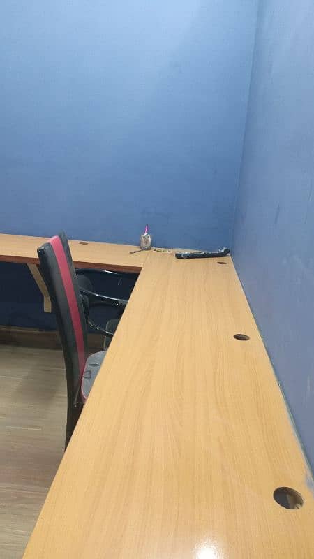 Furnished room available for Call centre software house etc 4