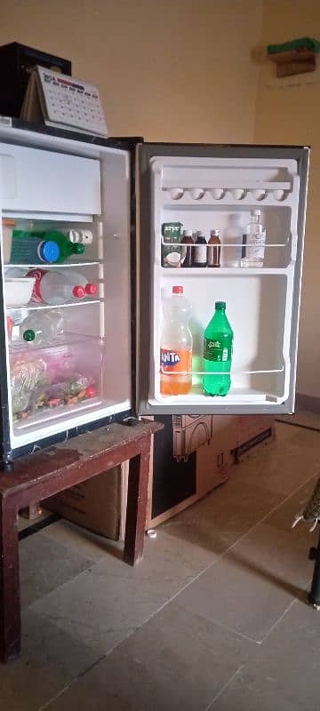 Mini Fridge 0