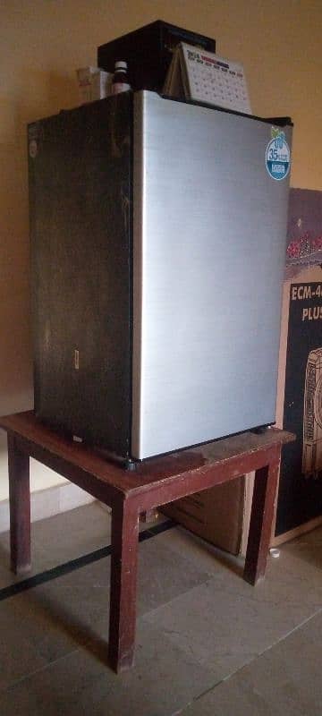 Mini Fridge 1